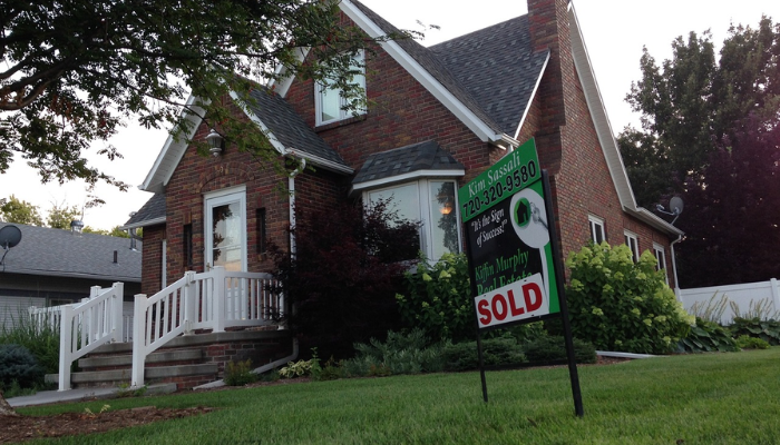 7 Tips to Generate Leads With Your Real Estate Yard Signs